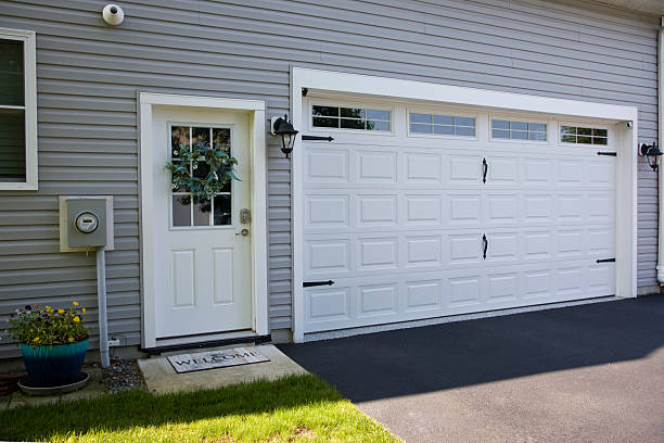 24/7 Emergency Garage Door Roller Replacement experts in Mill Plain, CT